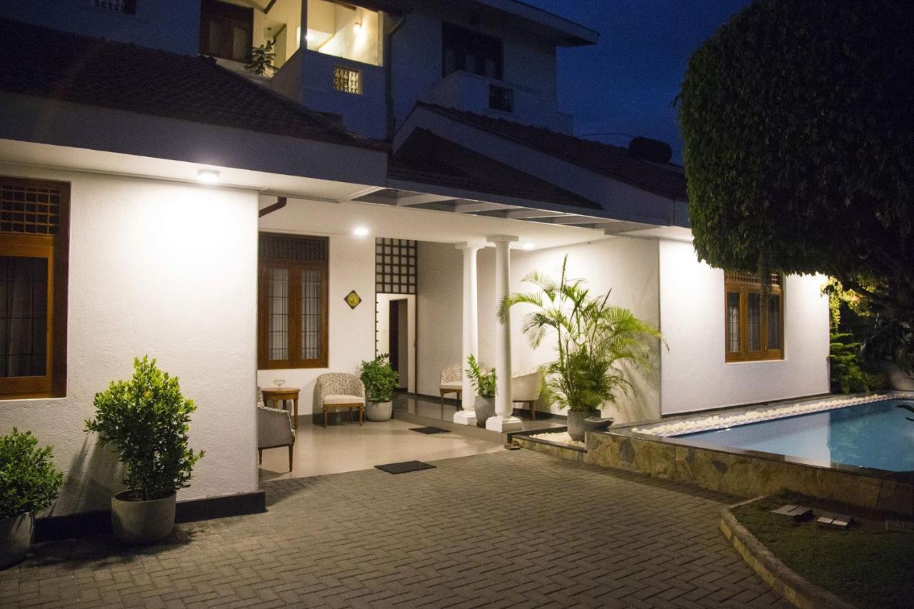 Suriya Arana Bed and Breakfast Negombo Buitenkant foto