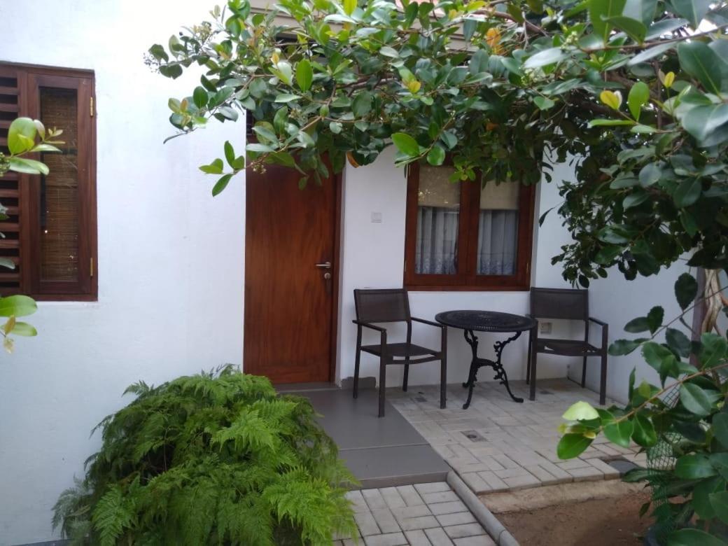 Suriya Arana Bed and Breakfast Negombo Buitenkant foto