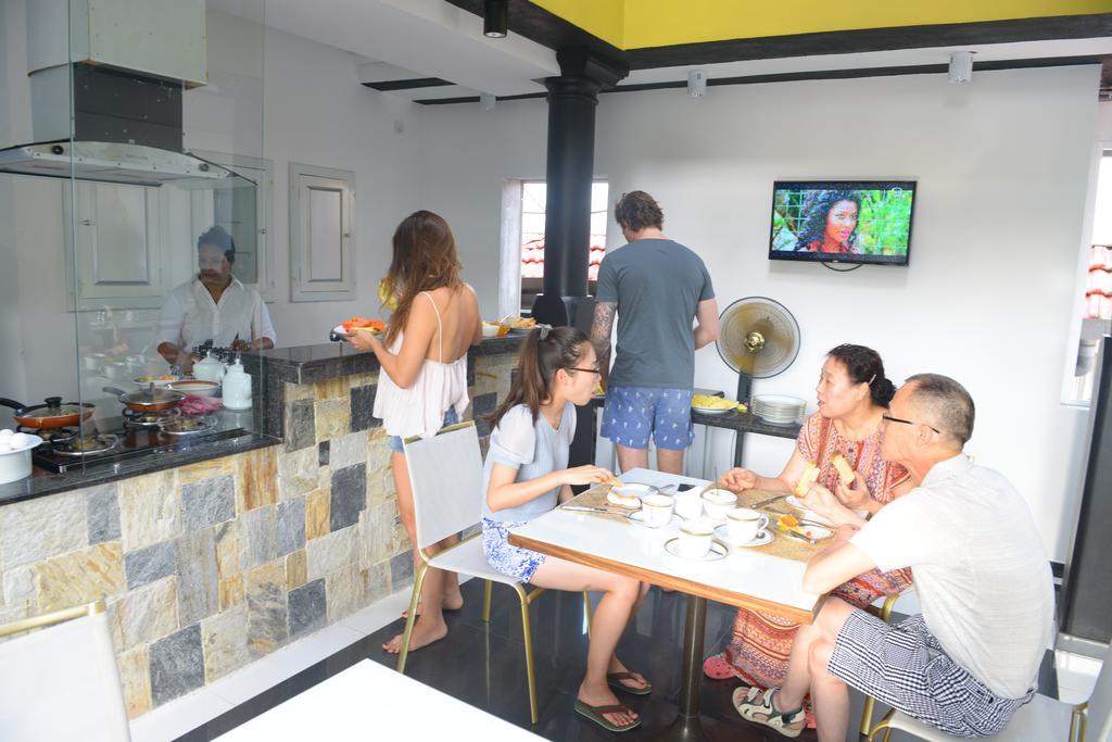 Suriya Arana Bed and Breakfast Negombo Buitenkant foto