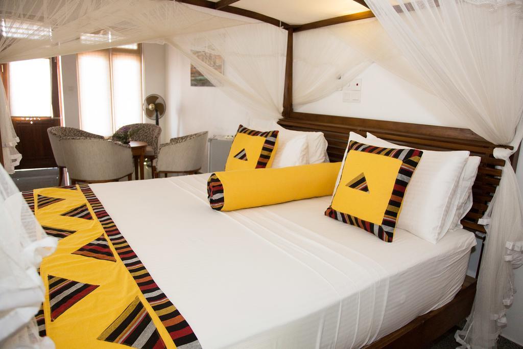 Suriya Arana Bed and Breakfast Negombo Buitenkant foto