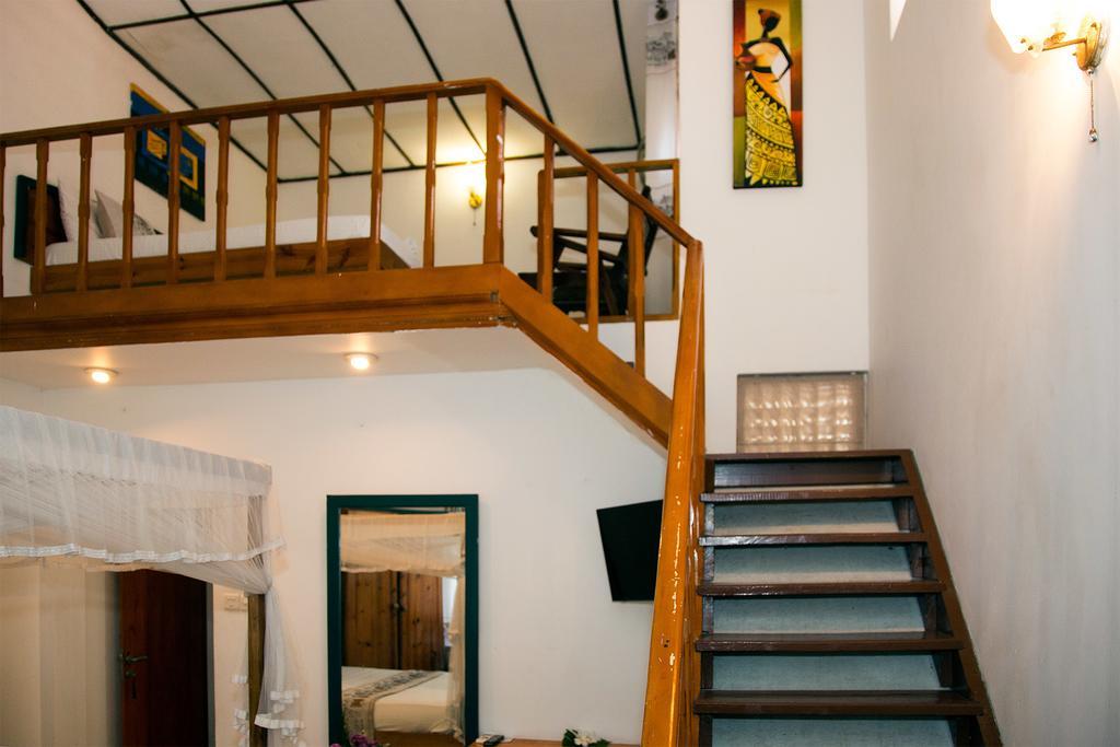 Suriya Arana Bed and Breakfast Negombo Buitenkant foto