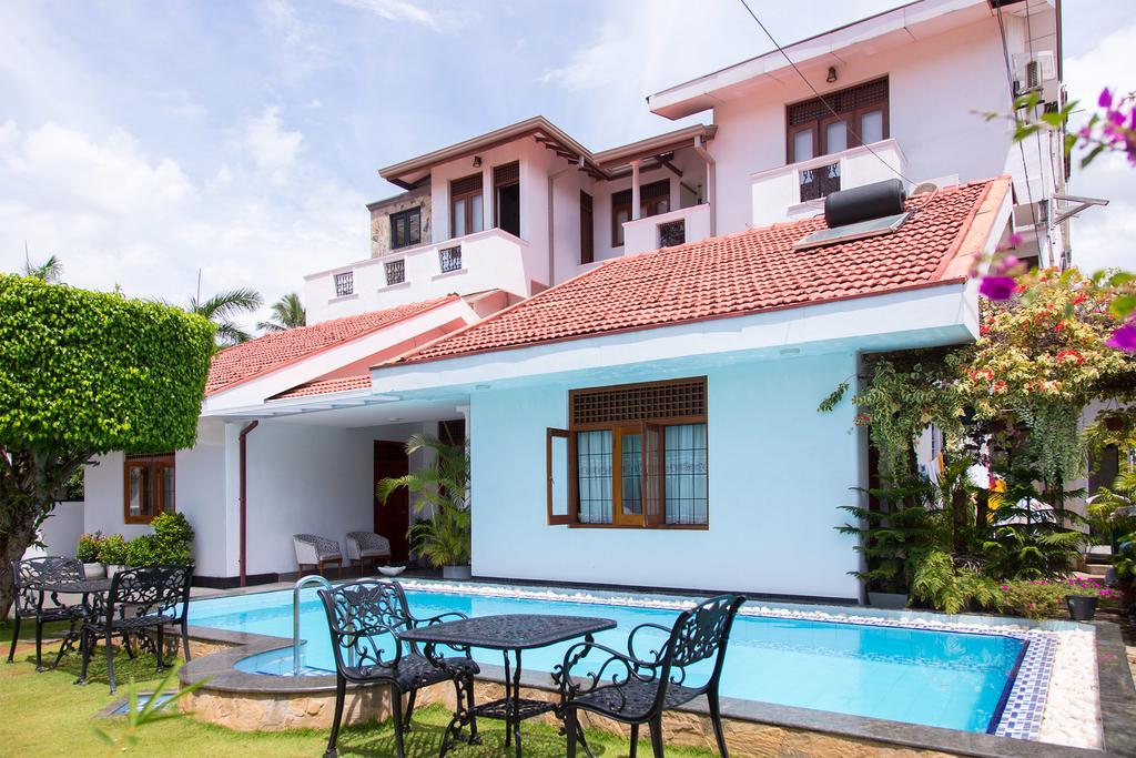 Suriya Arana Bed and Breakfast Negombo Buitenkant foto