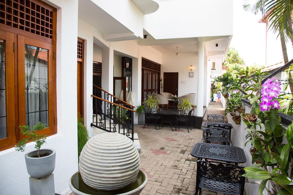 Suriya Arana Bed and Breakfast Negombo Buitenkant foto