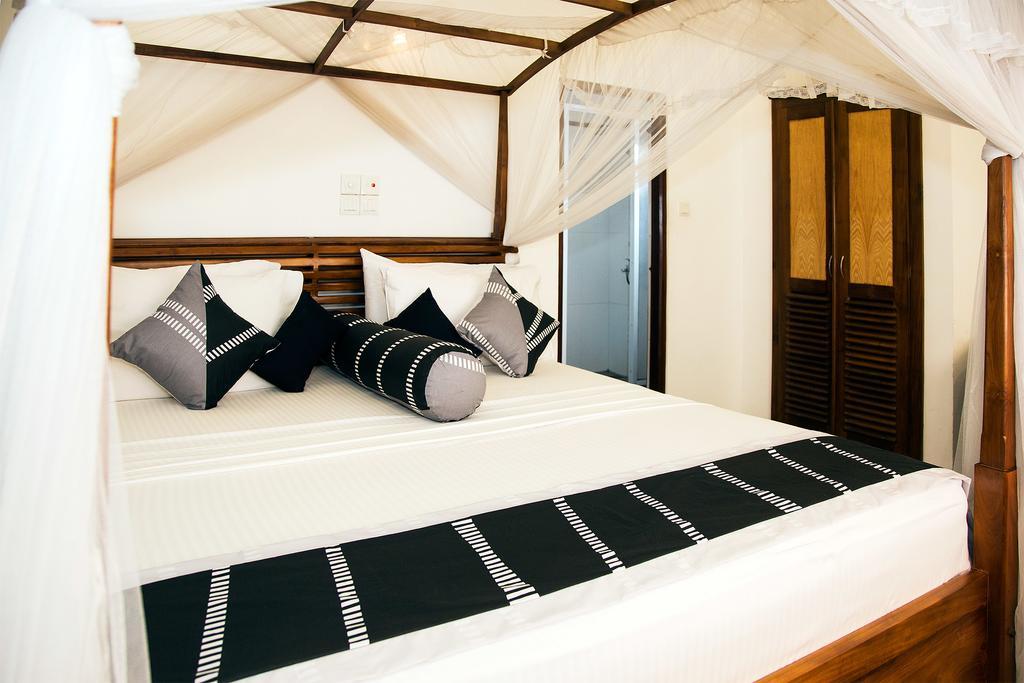 Suriya Arana Bed and Breakfast Negombo Buitenkant foto