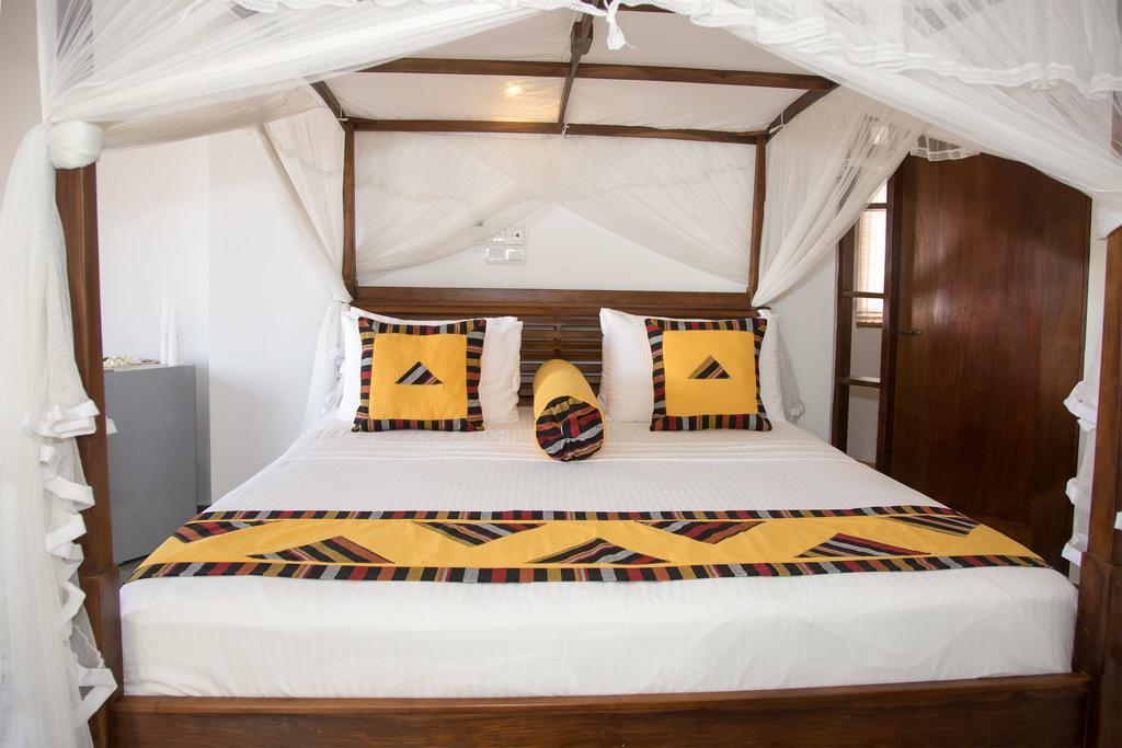 Suriya Arana Bed and Breakfast Negombo Buitenkant foto